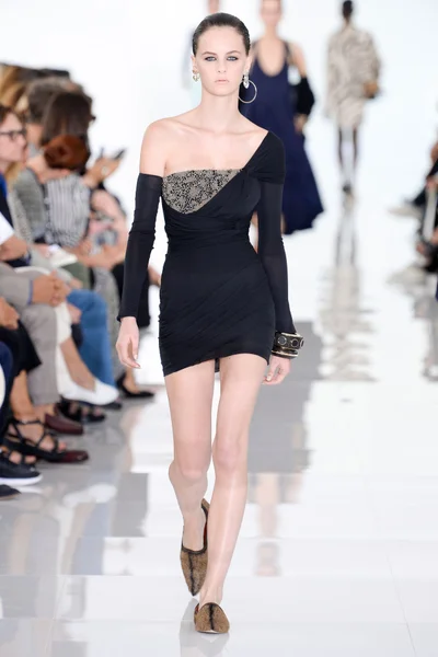Look 18